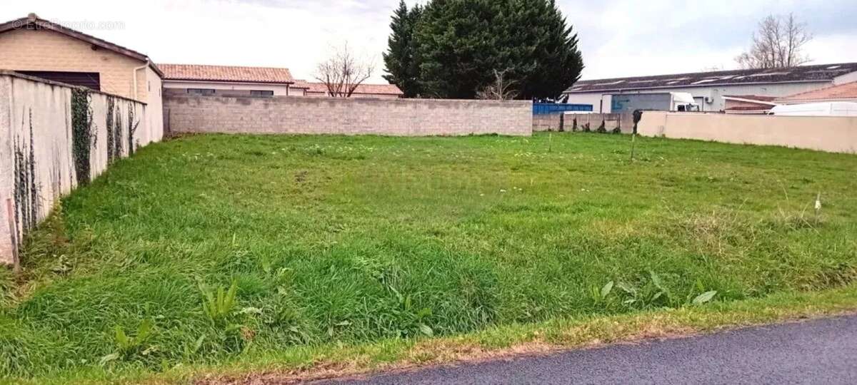 Terrain à SAINT-ANDRE-DE-CUBZAC