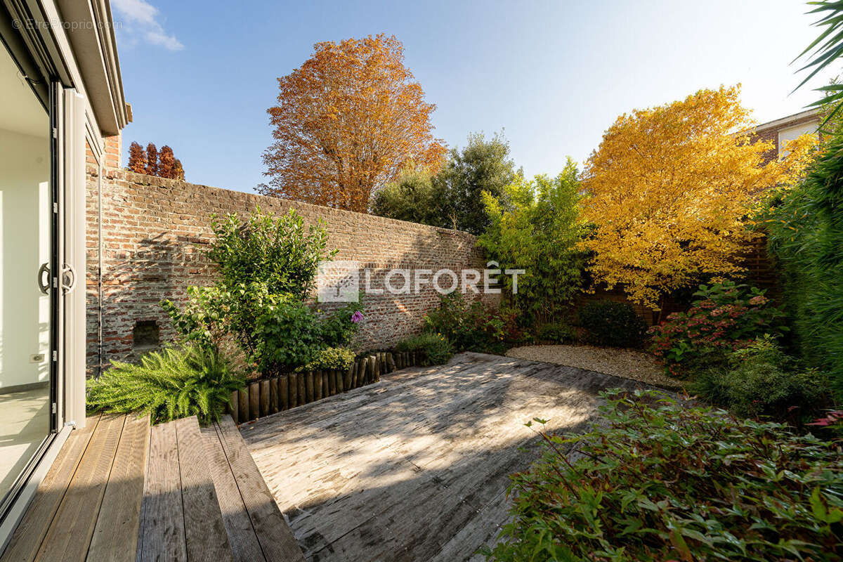 Jolie maison bourgeoise de 180 m² hab - photo 14
