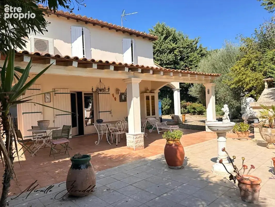 Maison A vendre BEAUCAIRE maison en pierre 5 pièces  127m² avec garage, terrasse et terrain attenant - photo 8