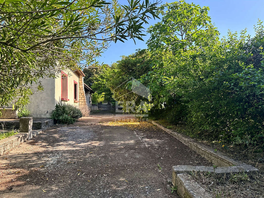 Maison à EYRAGUES