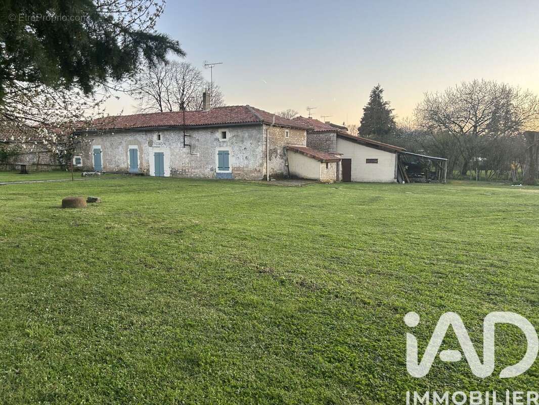 Photo 4 - Maison à CHAZELLES