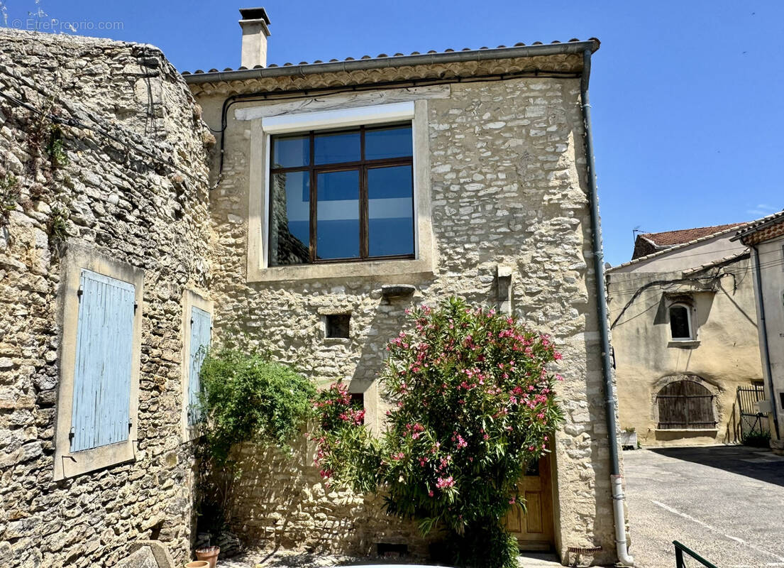 Maison à GRIGNAN