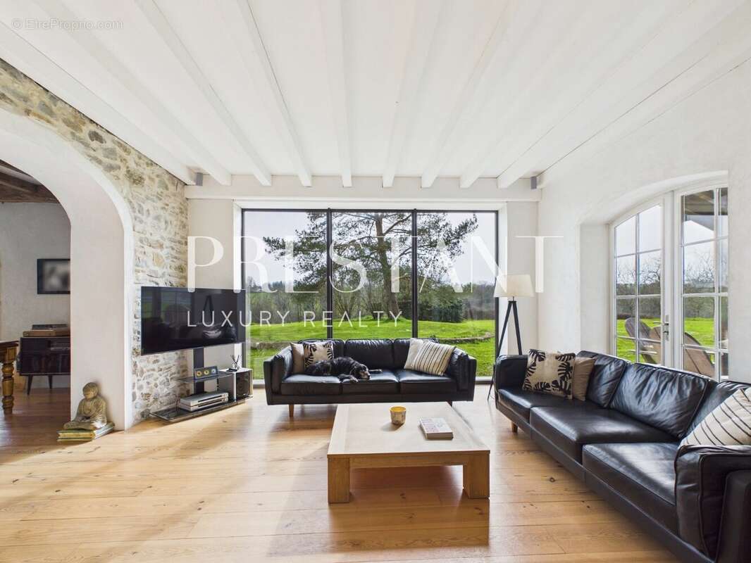 Maison à BARDOS