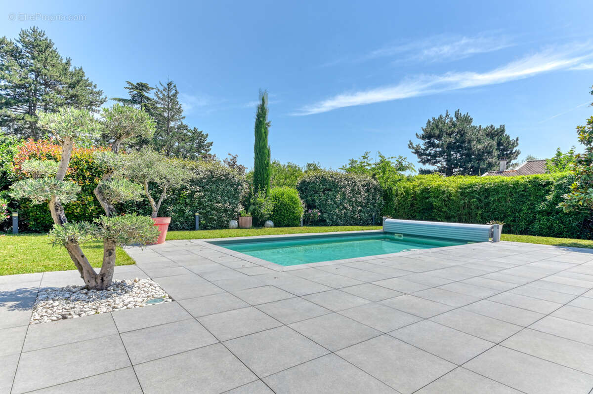 Maison à CHAZAY-D&#039;AZERGUES