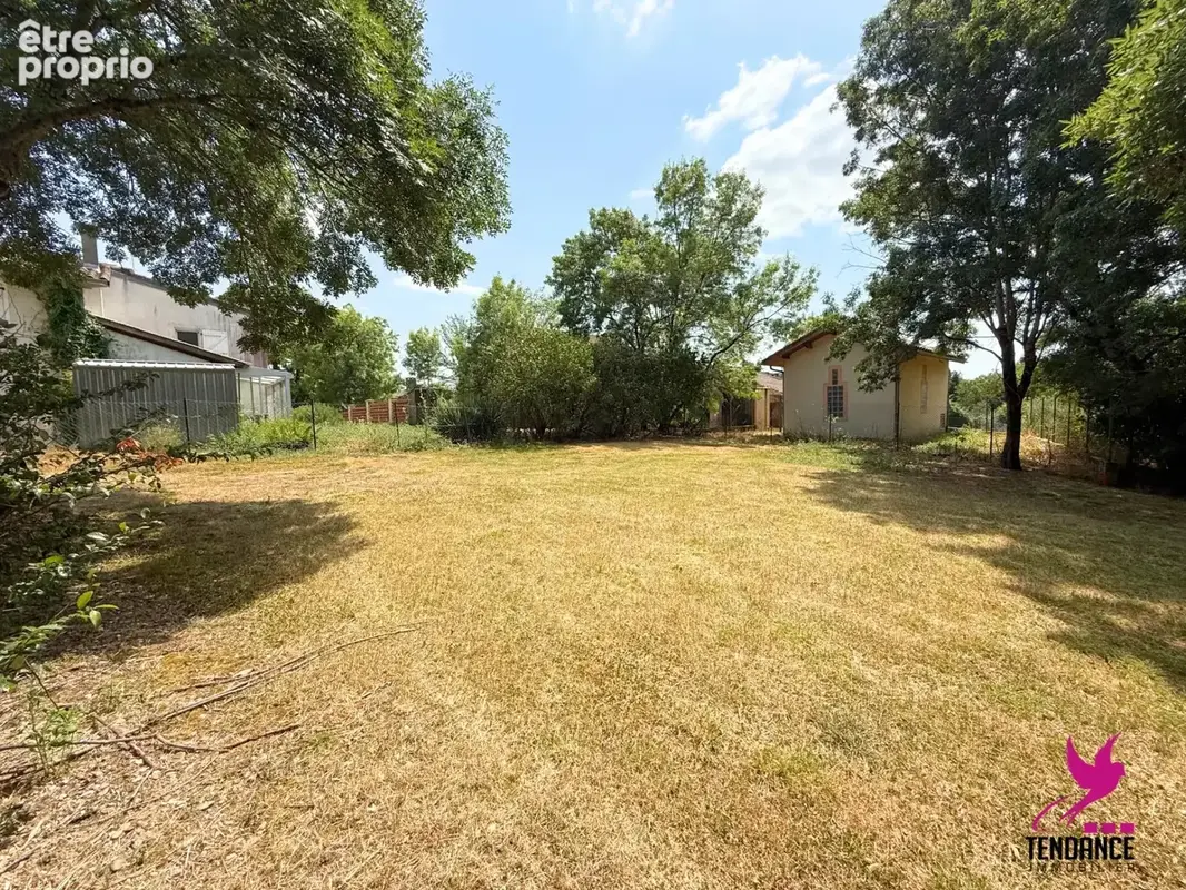 Joli Terrain diffus et arboré de 1100 m². - photo 3