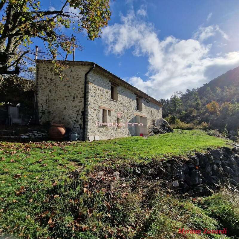 Maison à LA PALUD-SUR-VERDON