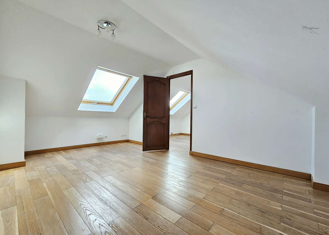 Maison à BRUAY-LA-BUISSIERE