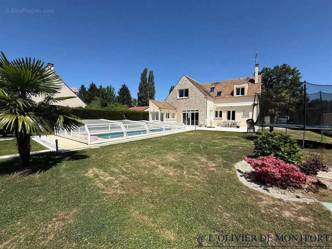 Maison à LES ESSARTS-LE-ROI