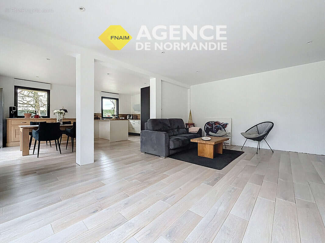 Maison à MONTREUIL-L'ARGILLE