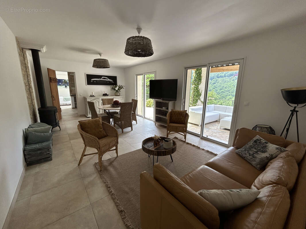 Maison à TOURRETTES-SUR-LOUP