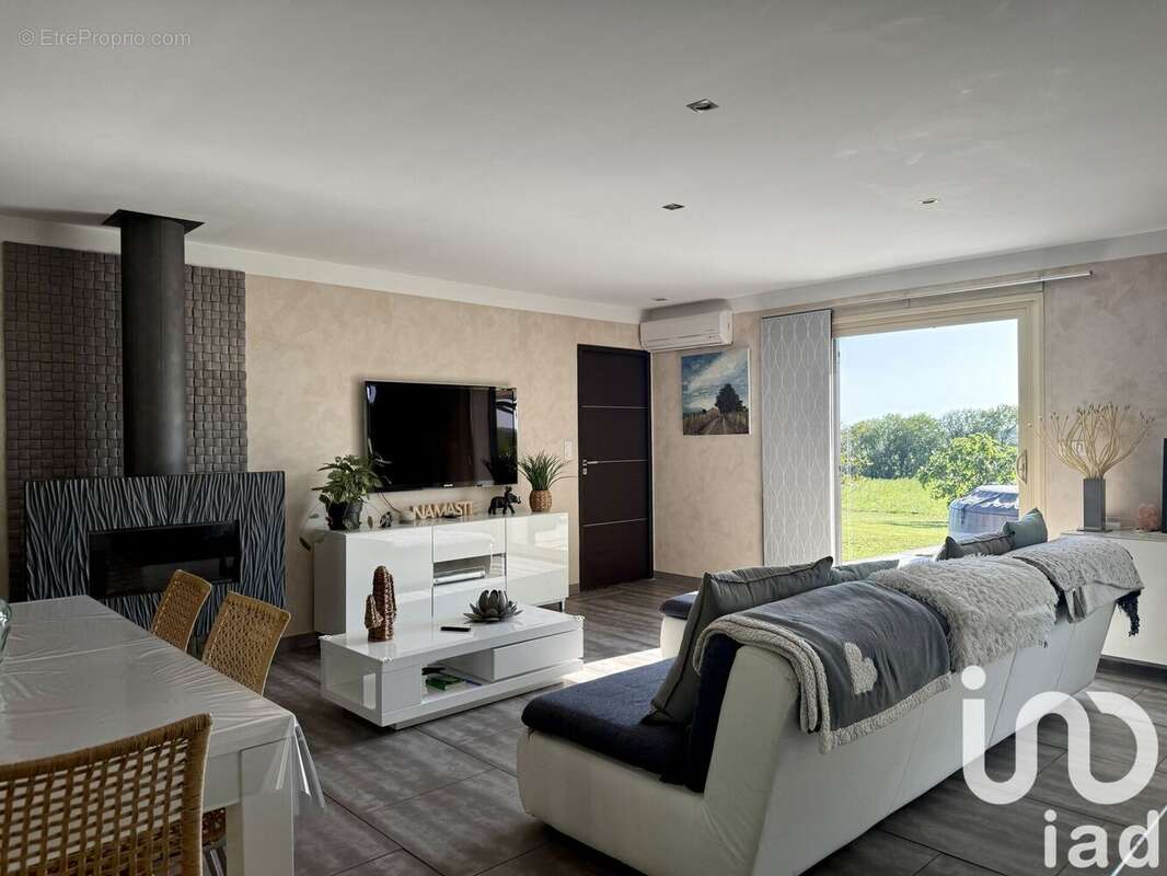 Photo 2 - Maison à TREVIEN