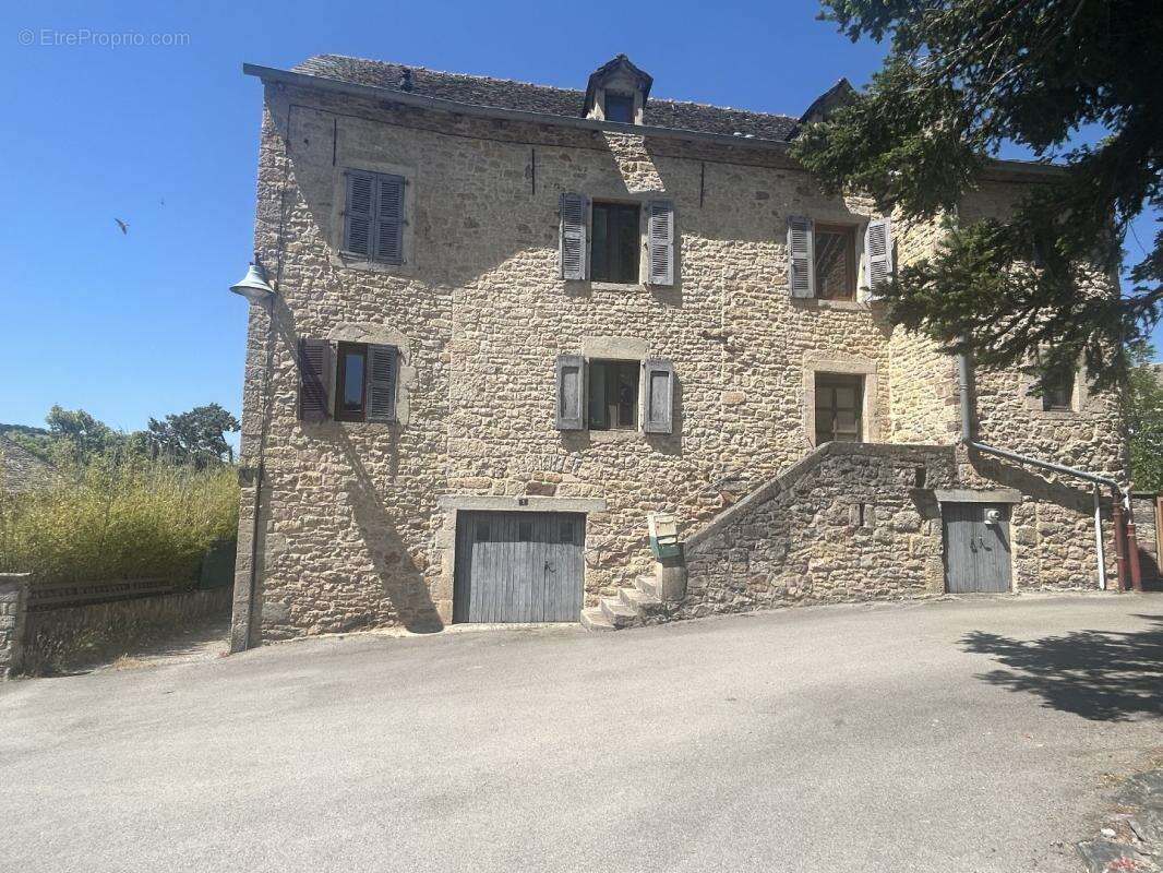 Maison à AGEN-D&#039;AVEYRON
