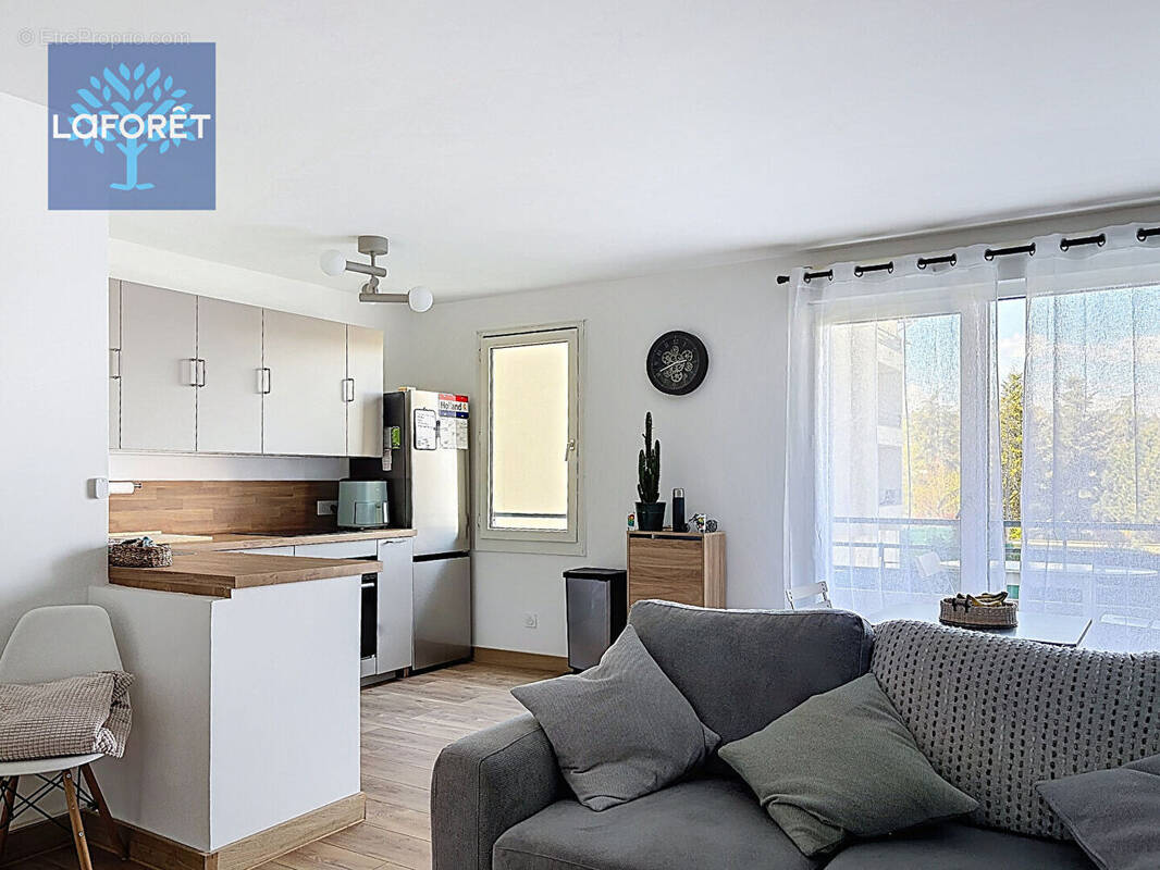 Appartement à SAINT-GENIS-LAVAL