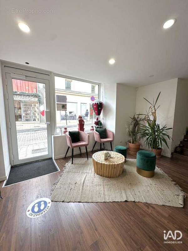 Photo 3 - Commerce à PALAISEAU