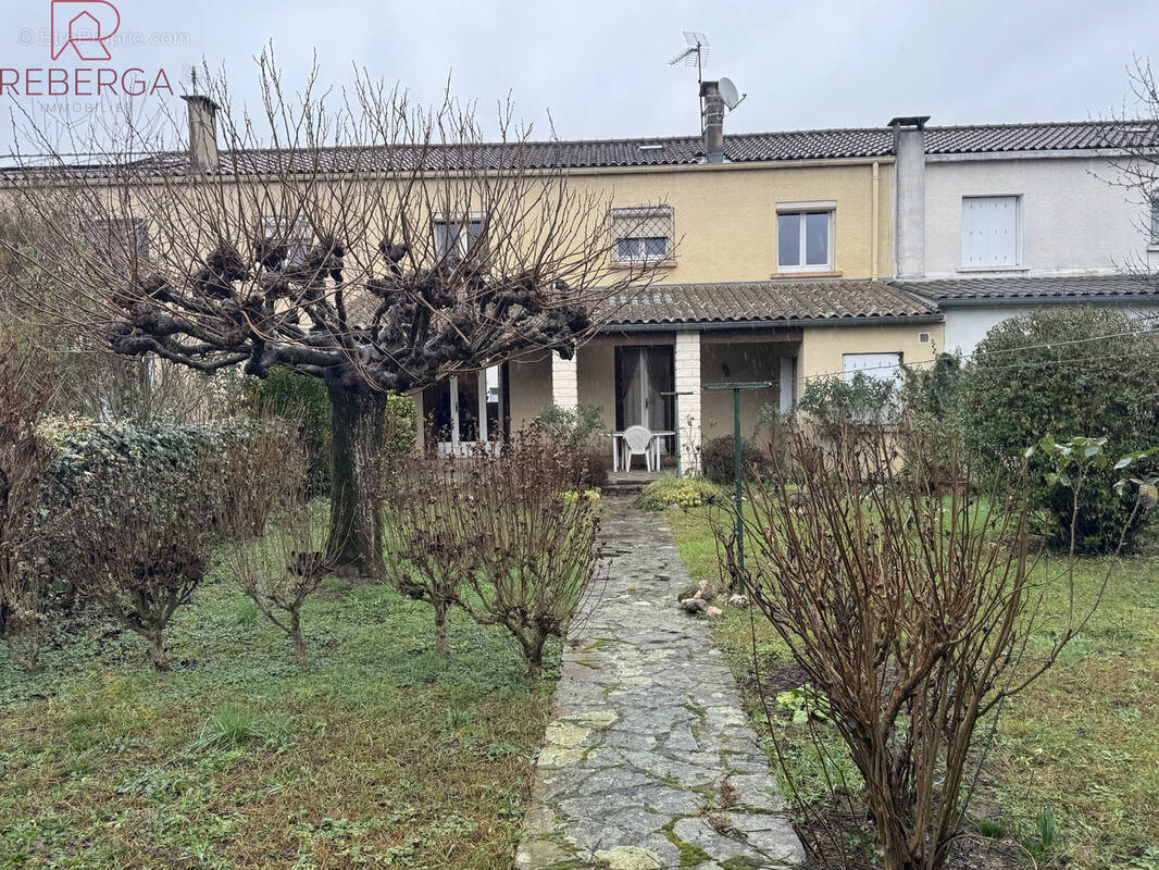 Maison à AUSSILLON