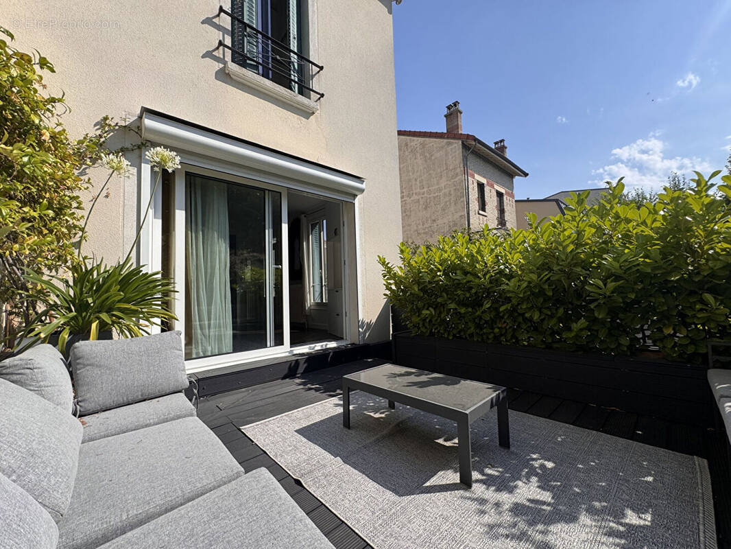 Appartement à LA GARENNE-COLOMBES