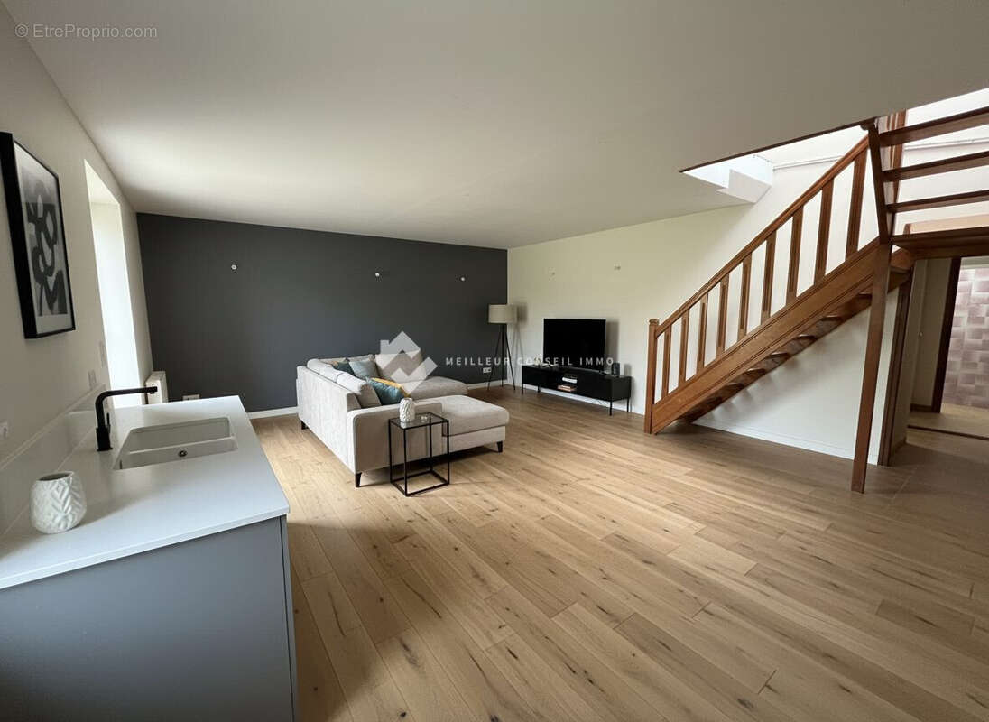 Maison 145 m² à Saint-Julien  - photo 6