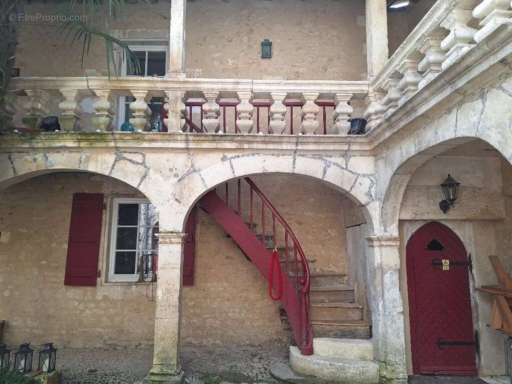 Maison à LA ROCHEFOUCAULD