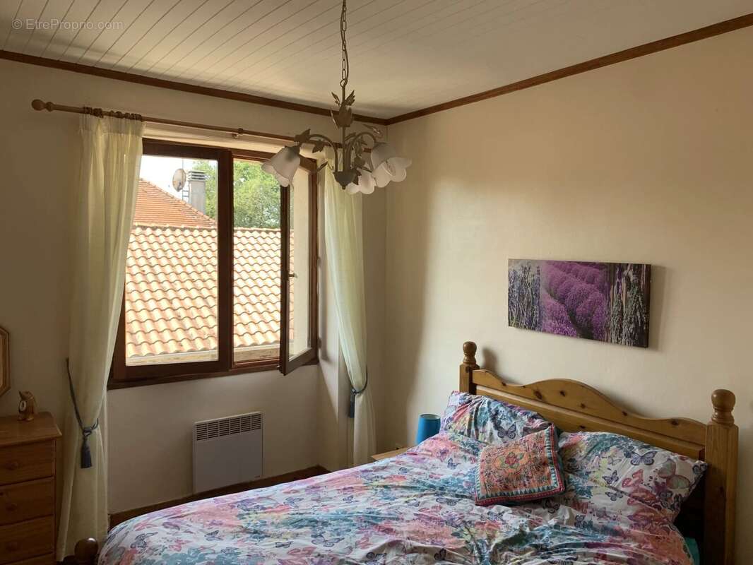 Maison à SAINT-SAUD-LACOUSSIERE