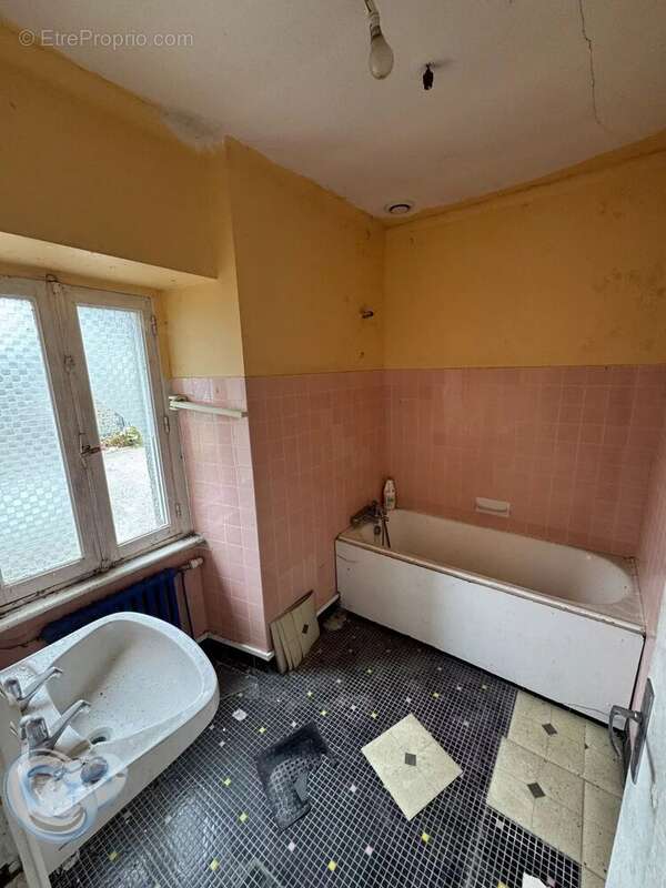 Maison authentique avec cheminée CORLAY 22 - photo 9
