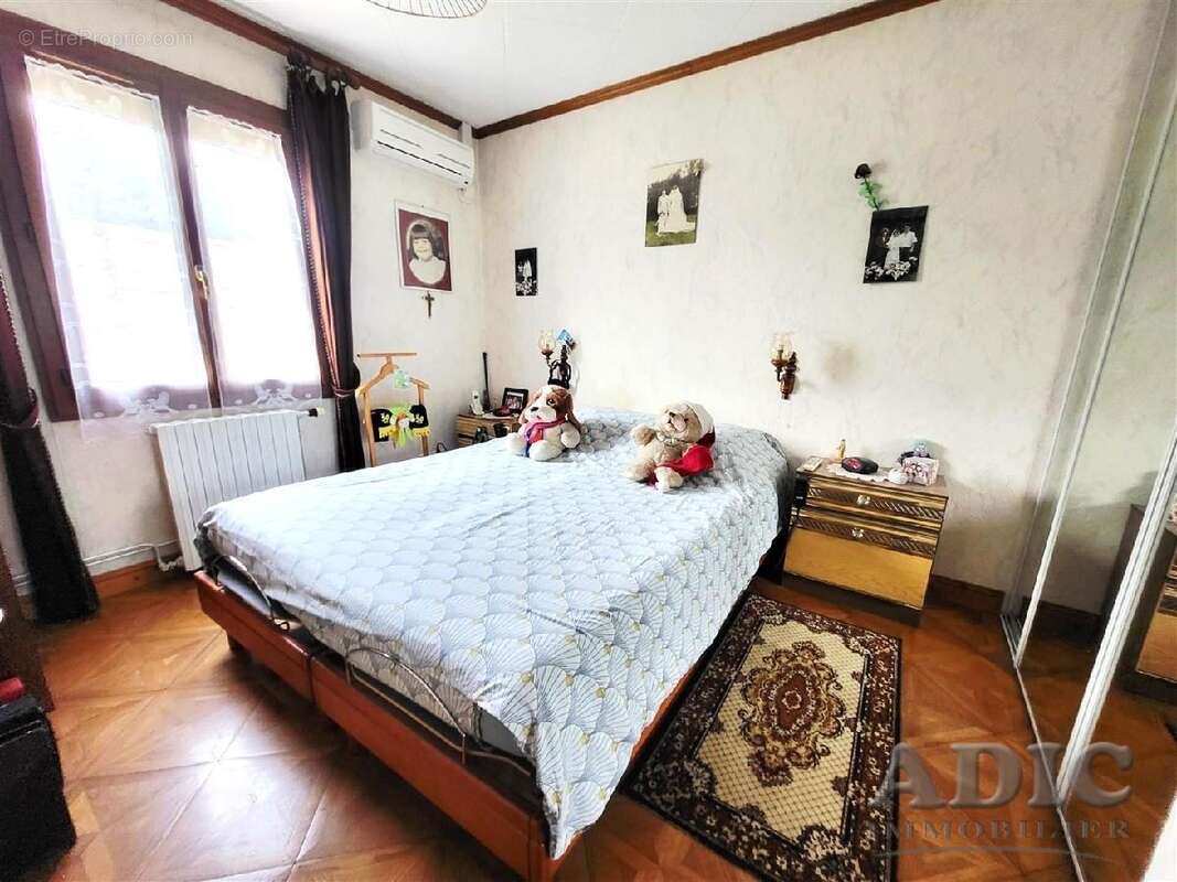 Maison à LE PLESSIS-BELLEVILLE