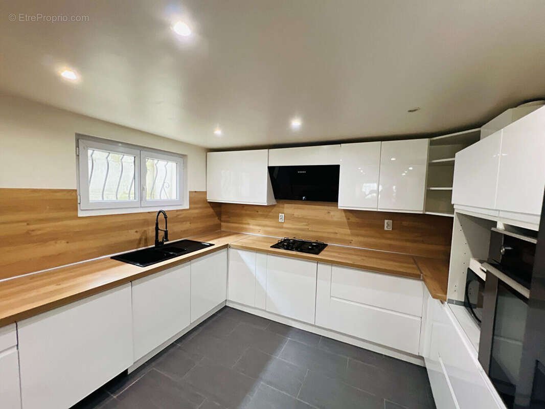 Maison à SARTROUVILLE