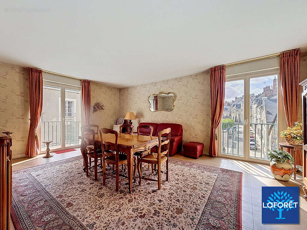 Appartement avec balcon, vue Loire et garage en plein centre-ville - photo 6