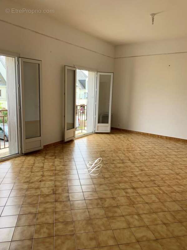 Appartement à PARCAY-MESLAY