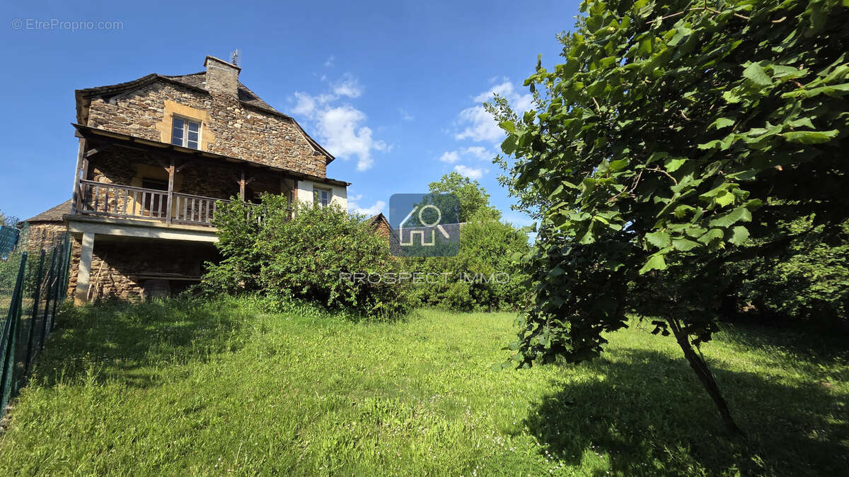 Maison à SAINTE-EULALIE-D'OLT