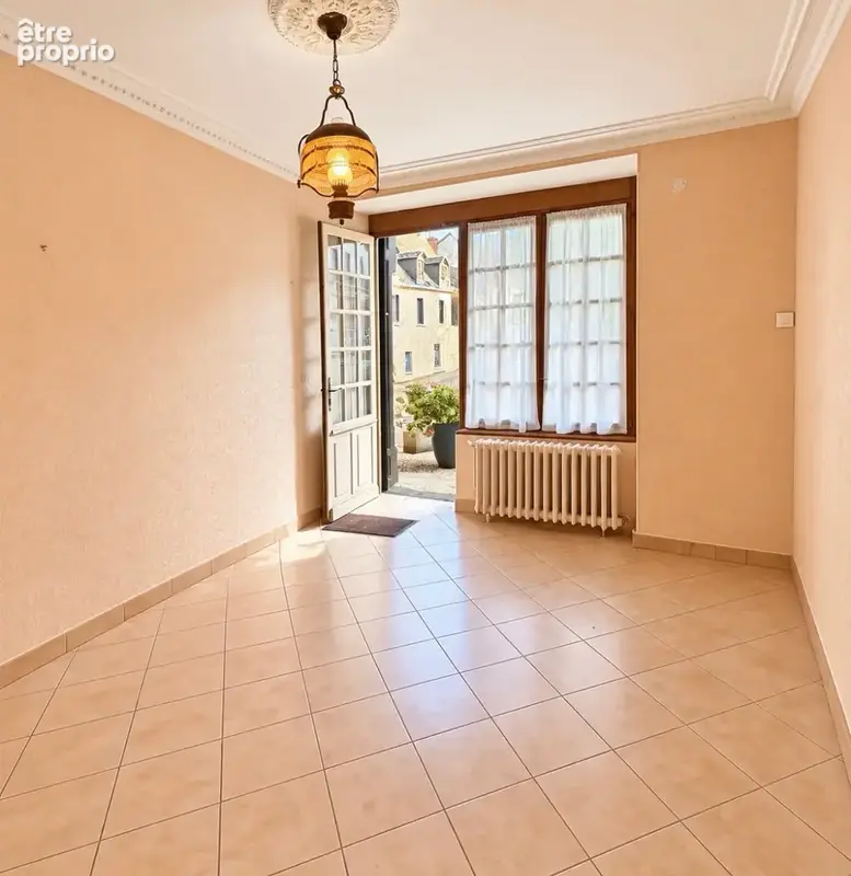 Propriétés de caractere- 300 m2 - au cozur du quartier historique de Bourbon Lancy - photo 37
