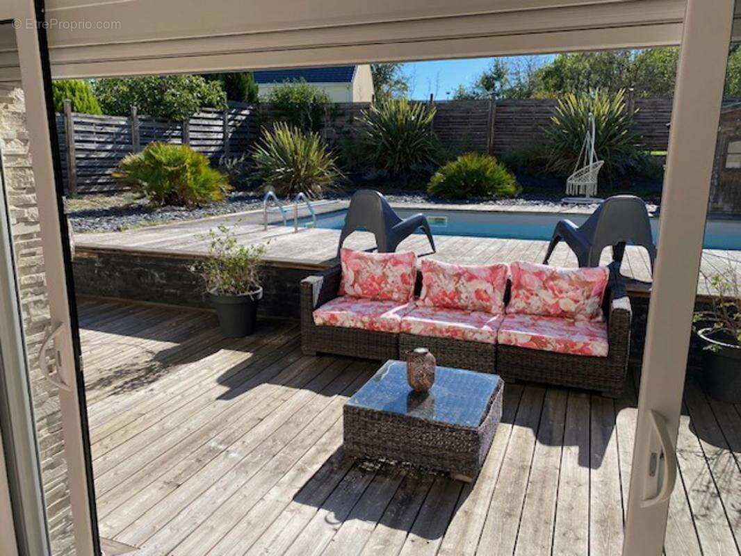 Maison à SAINT-PANTALEON-DE-LARCHE