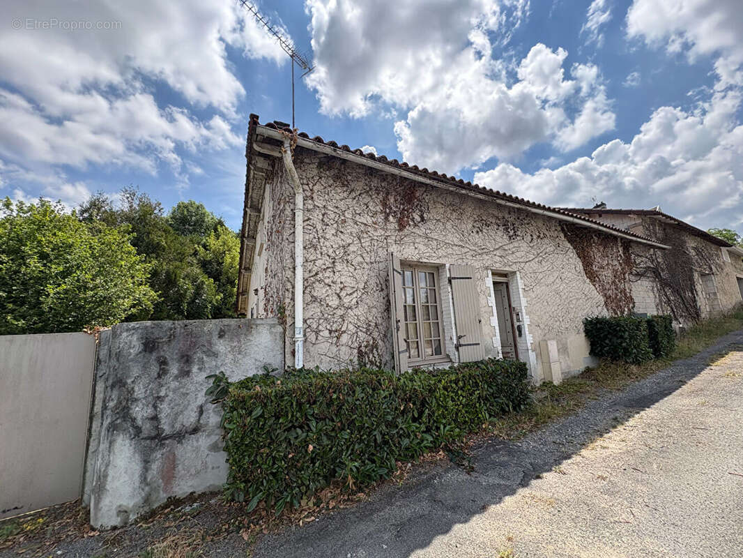 Maison à SAINT-JUST-LE-MARTEL