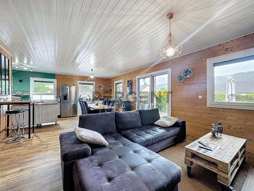 Maison à JOIGNY-SUR-MEUSE