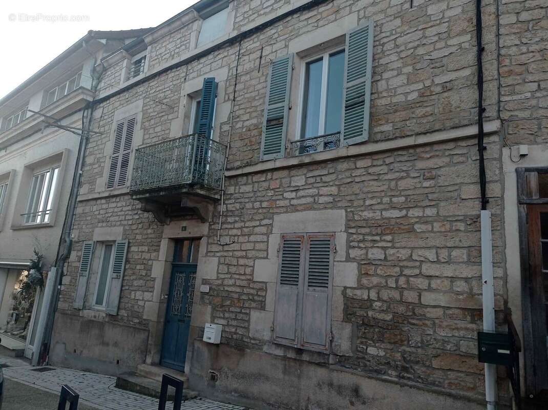 Maison à MONTBARD