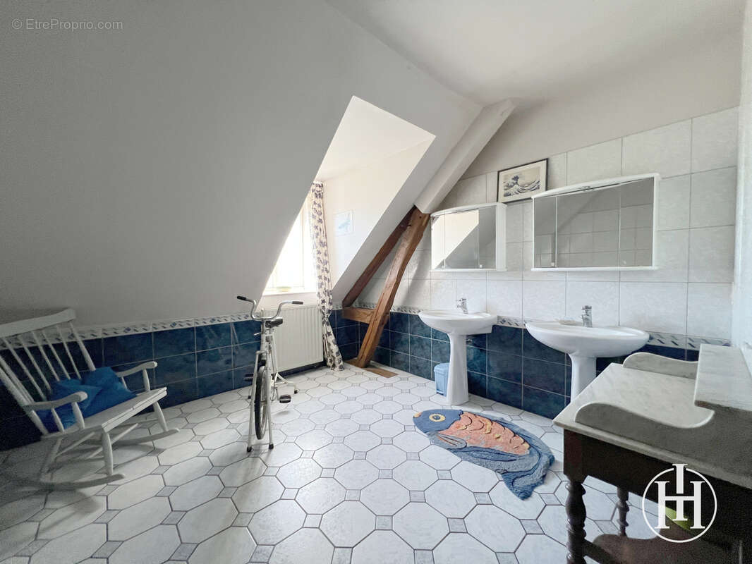 Maison à CHARENTON-DU-CHER