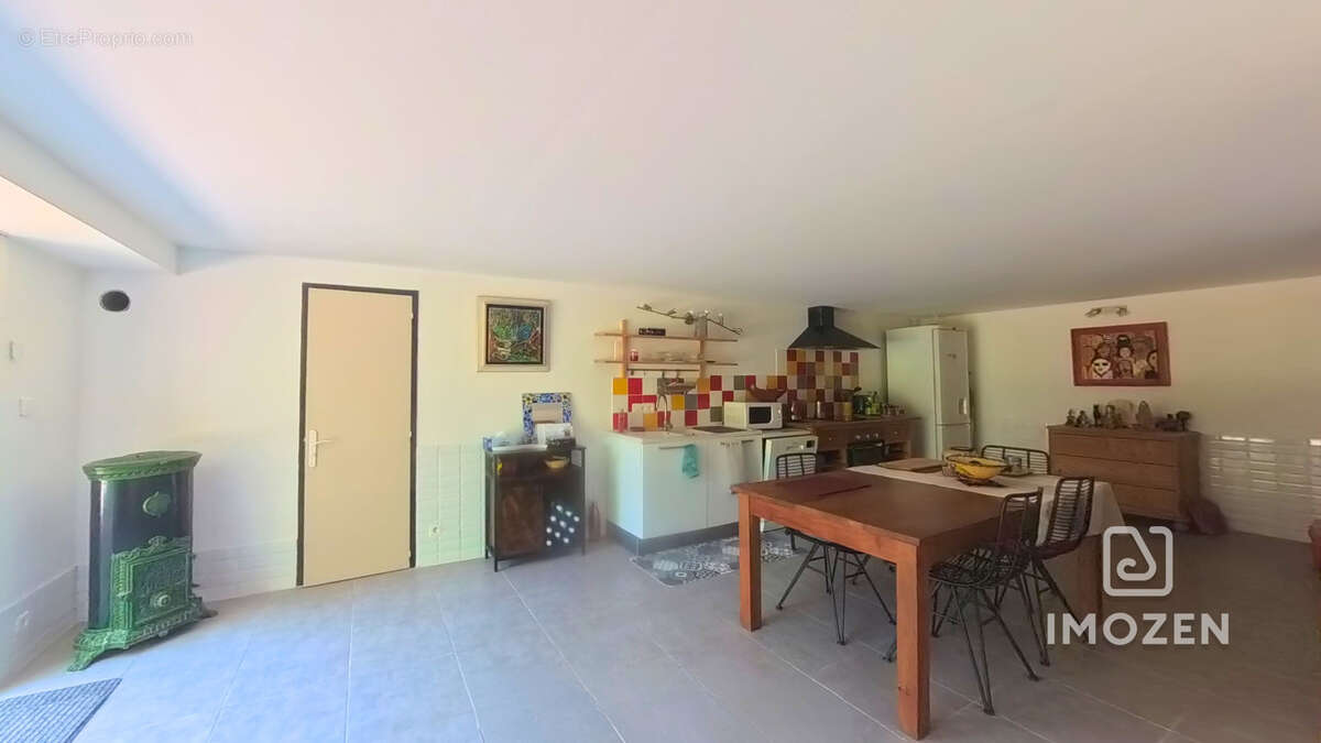 Propriété de caractère avec dépendances, piscine et terrain de 5 809 m2 - photo 16