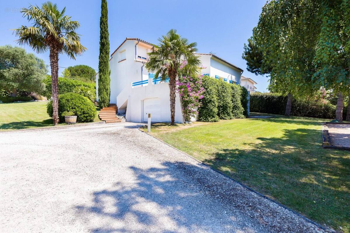 Maison à PECHBONNIEU