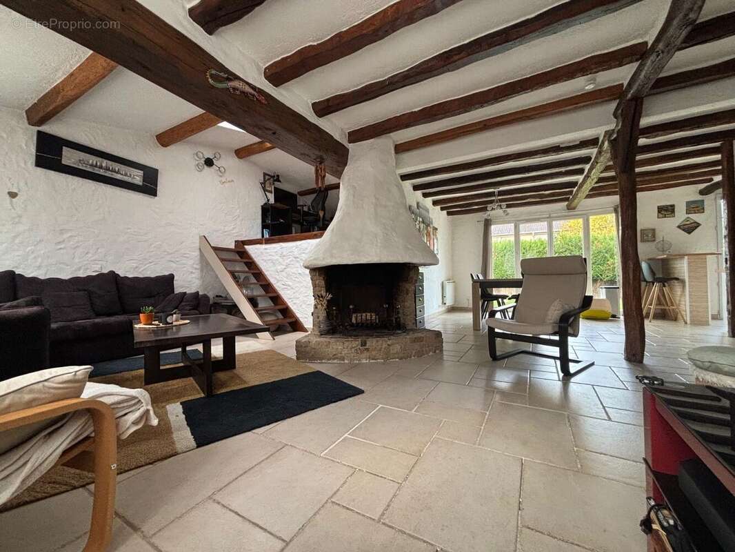 Maison à SAINT-PIERRE-DU-PERRAY