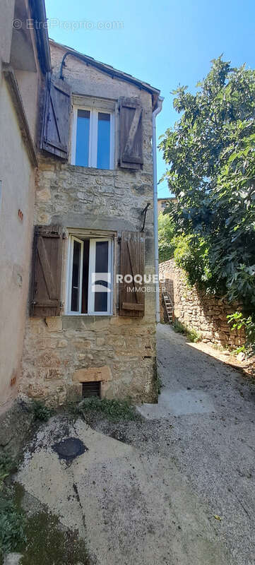 Maison de village R+1 et son petit patio - photo 4