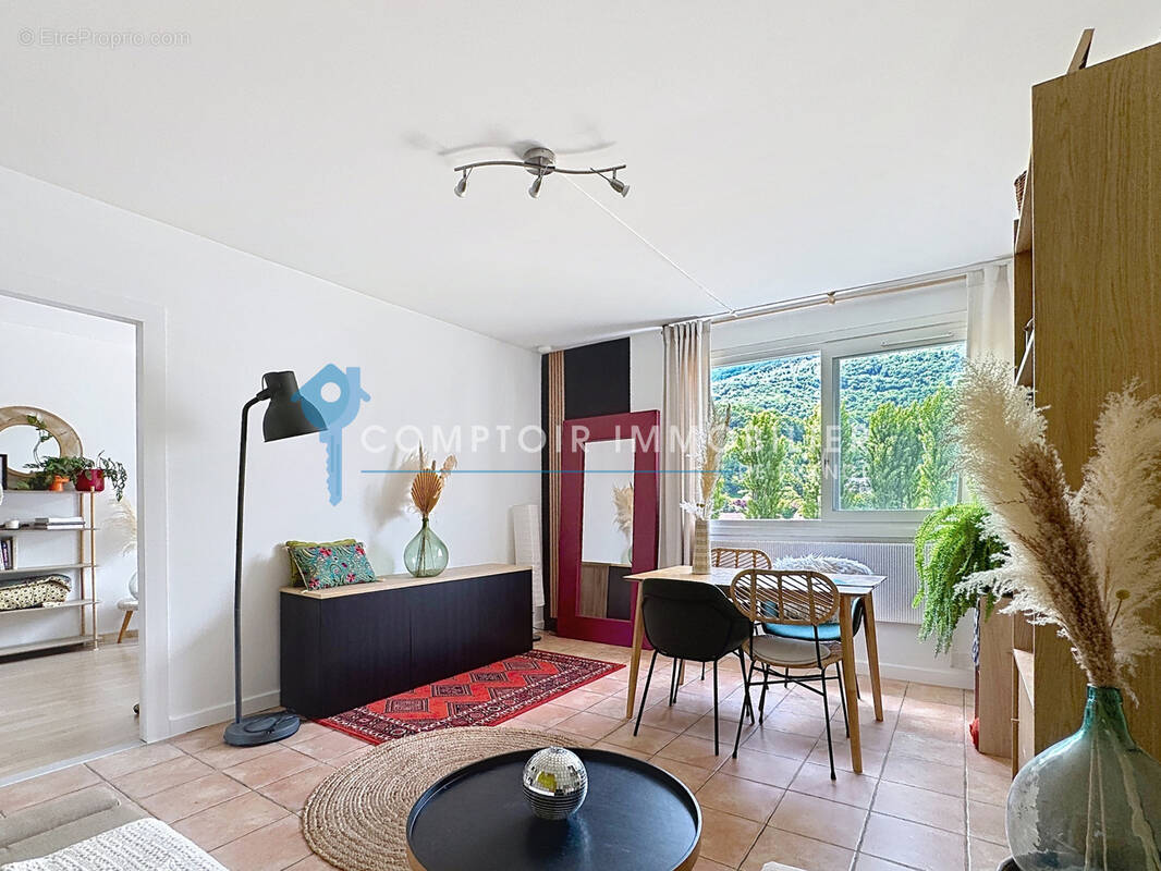 Appartement à SEYSSINET-PARISET
