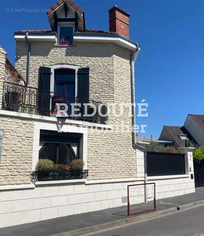 A vendre: saint-brice-courcelles – maison de caractere – 3 chambres - garage – jardin – terrasses - photo 2