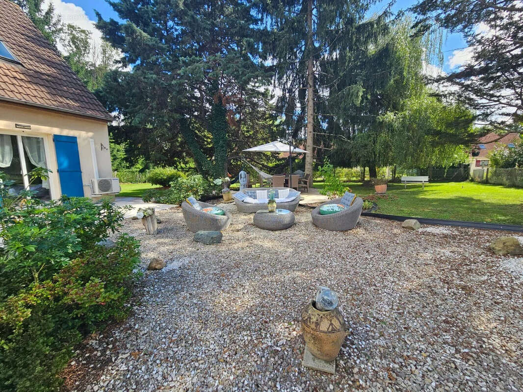 Maison 149 m² à Courtenay  - photo 2