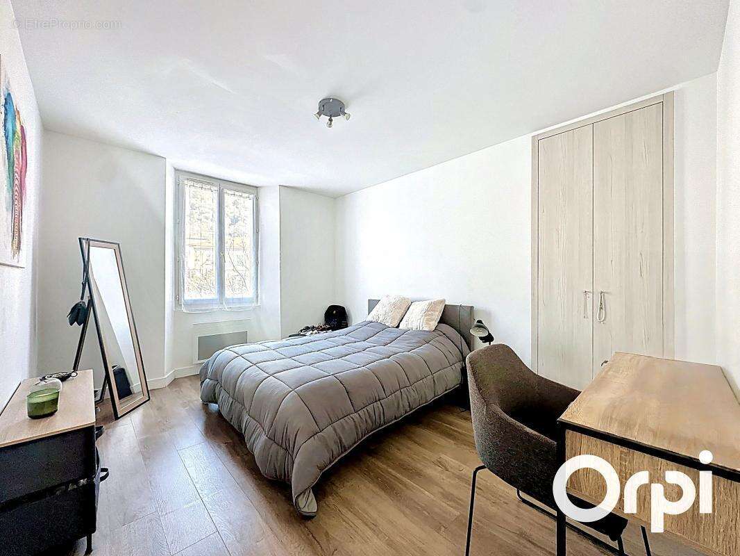 Appartement à SAINT-MARTIN-DU-VAR