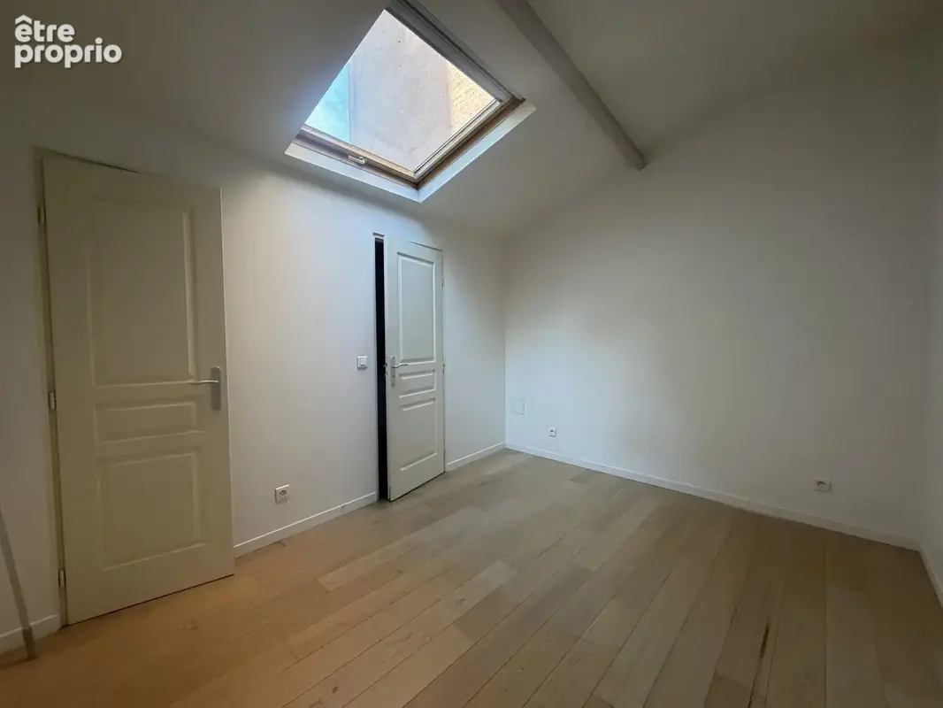 Appartement 4 pièces 85 m² à vendre à Paris-18e (75018) - photo 4