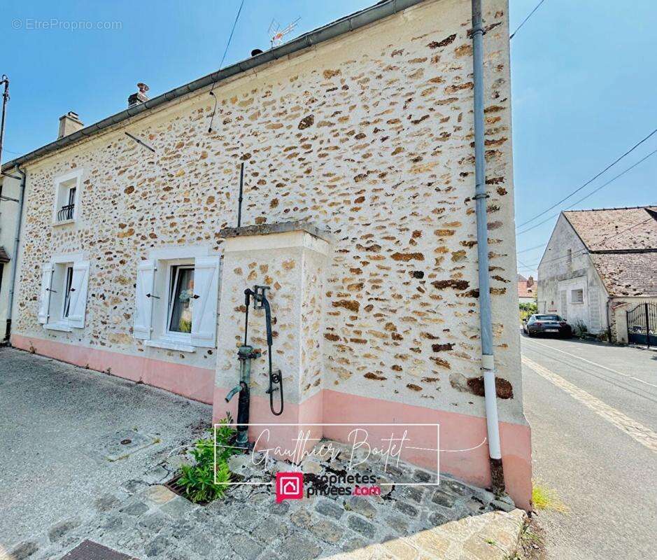 Maison à ROZAY-EN-BRIE