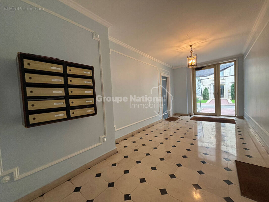 Appartement à VERSAILLES