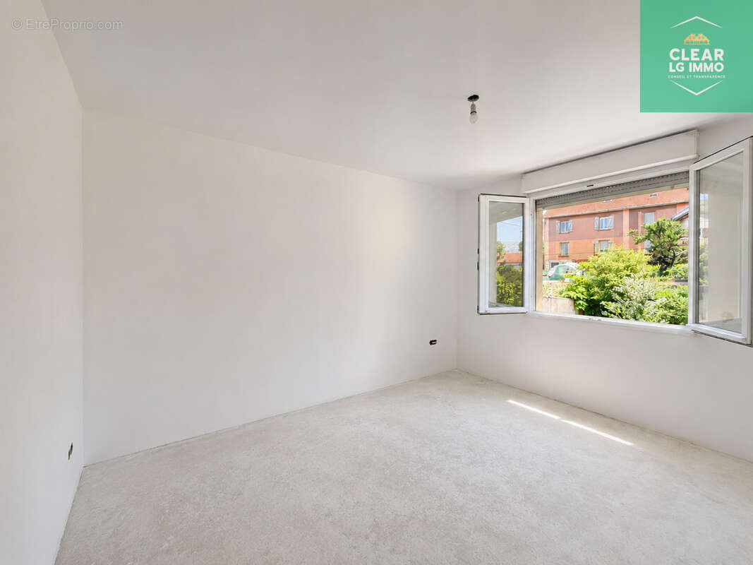 Appartement rénové 2 chambres avec garage - photo 2