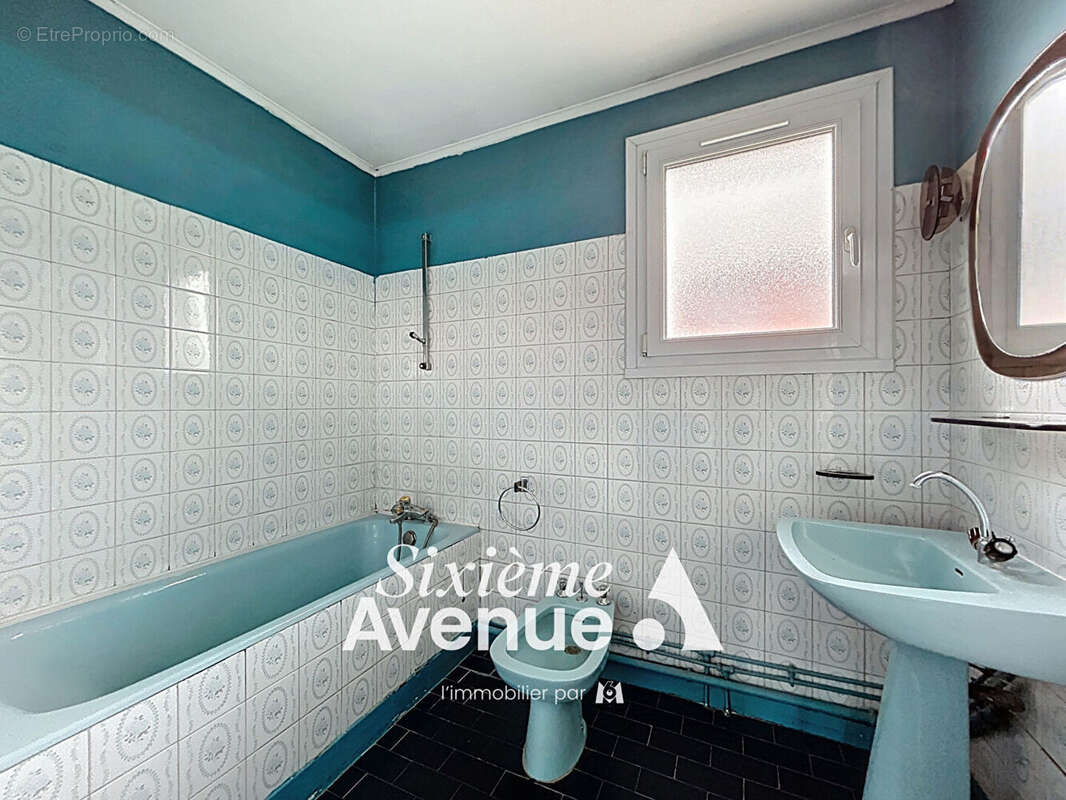 Maison à VAULX-EN-VELIN