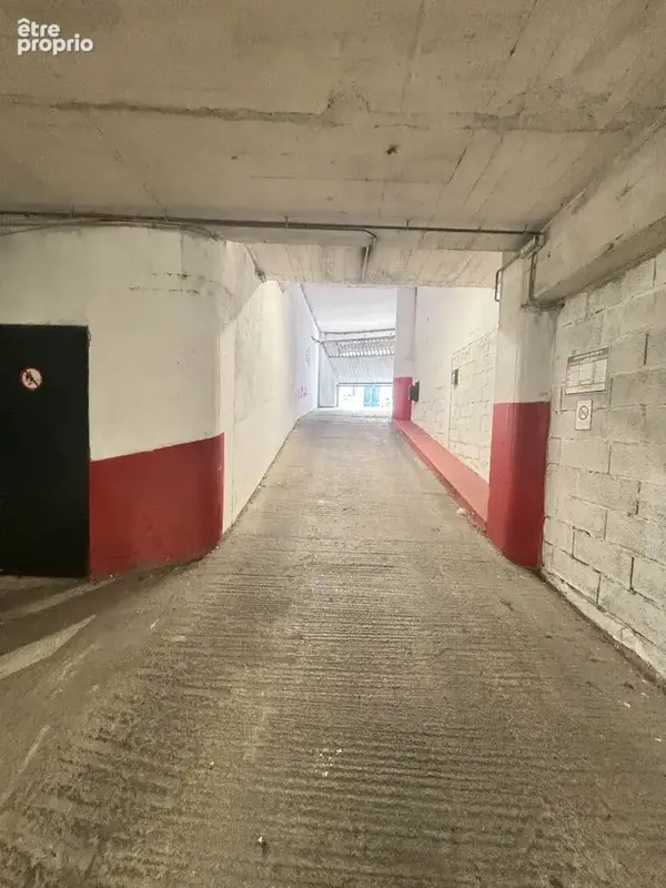 GARAGE / PARKING - Béziers - 671 m2 - photo 5