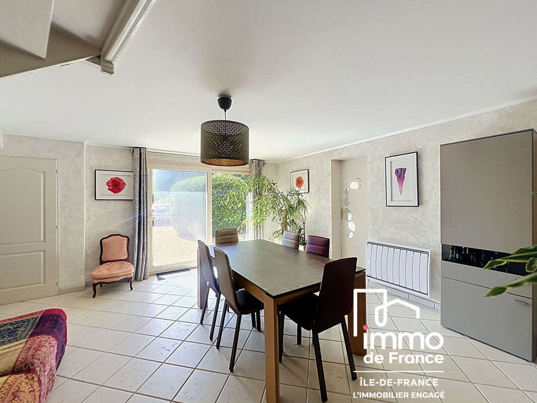 Charmante maison de 6 pièces à vendre à Landelles - 245 000 - photo 8